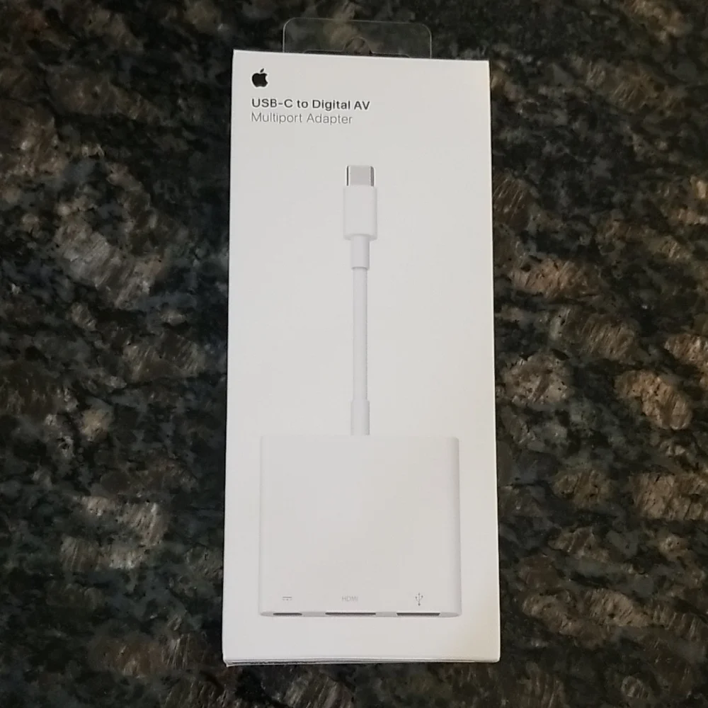 Apple USB-C Digital AV Multiport Adapter (+ HDMI cable)